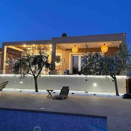 Villa Stanzietta Novigrad For 10 At Olive Orchard *