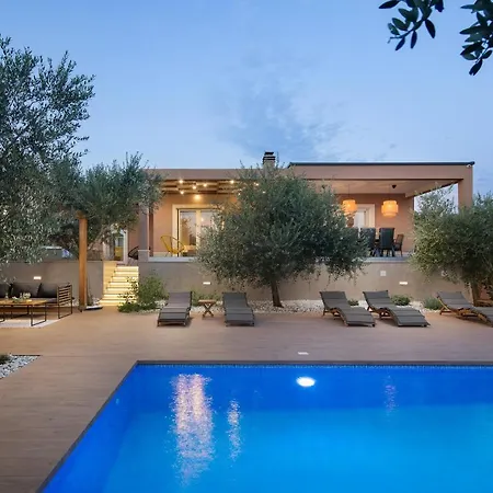 Villa Stanzietta Novigrad For 10 At Olive Orchard Novigrad (Istria)